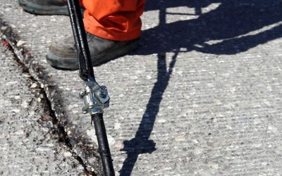 5 Reasons to Stay on Top of Asphalt Crack Repair
