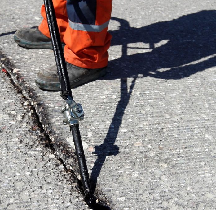 5 Reasons to Stay on Top of Asphalt Crack Repair